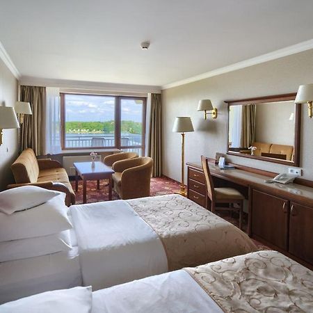 Hotel Golebiewski Mikolajki Экстерьер фото
